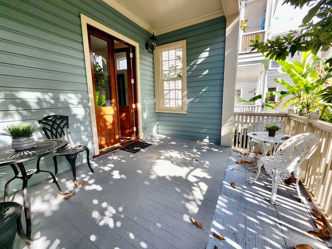 Building Photo - Beautiful, furnished, historic home just s...