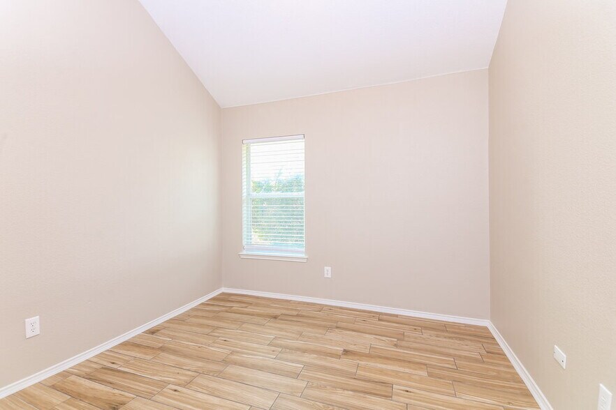 Building Photo - 709 Fireberry Dr