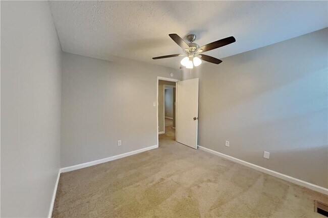 Building Photo - 4730 Spring Gate Dr
