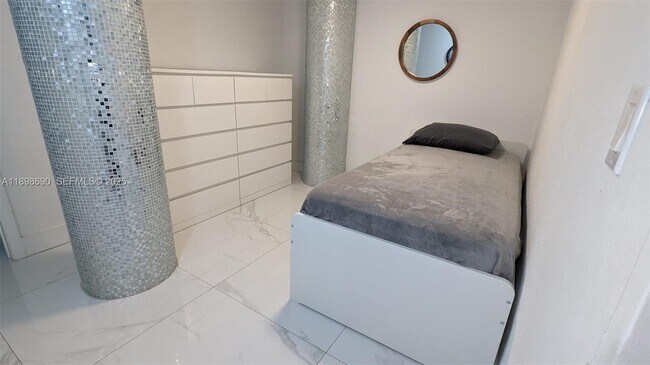 Building Photo - 2501 S Ocean Dr