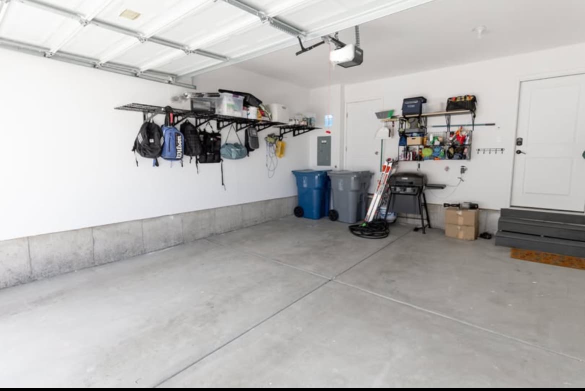Building Photo - 913 E Flotsam Way