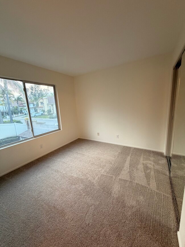 Building Photo - 27 Surfbird Ln