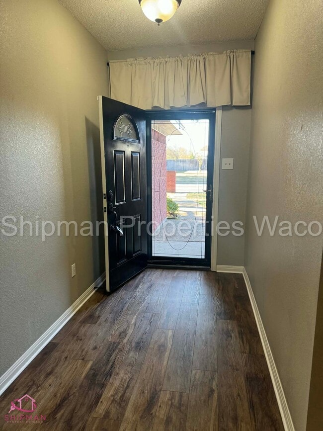 Building Photo - 848 Eagles Nest Dr