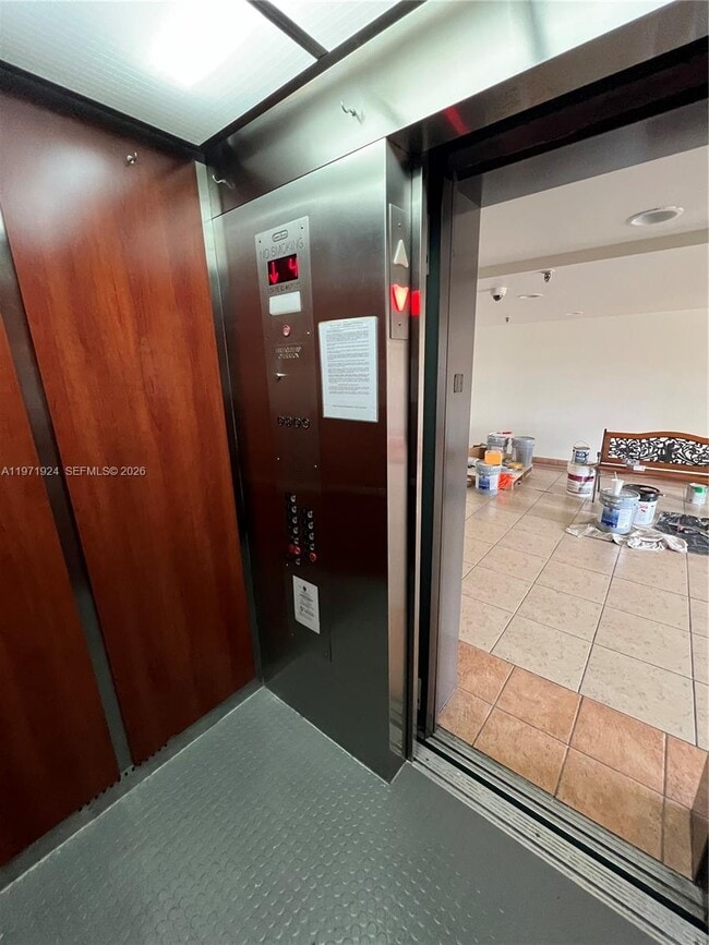 Building Photo - 9686 Fontainebleau Blvd