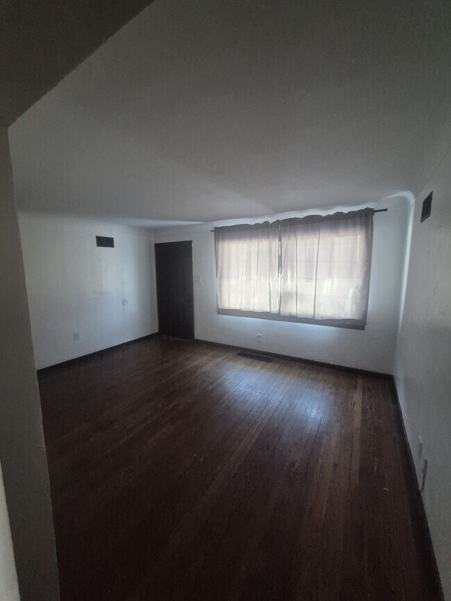 Building Photo - 28 Barto Dr