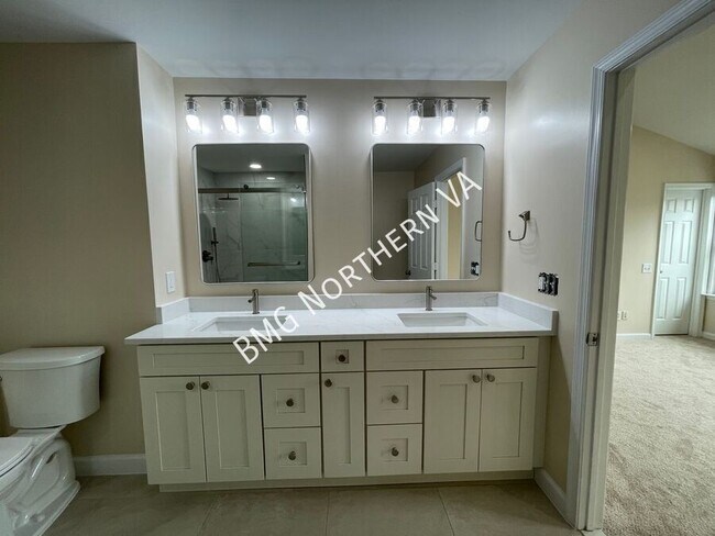 Building Photo - 22525 Maison Carree Square