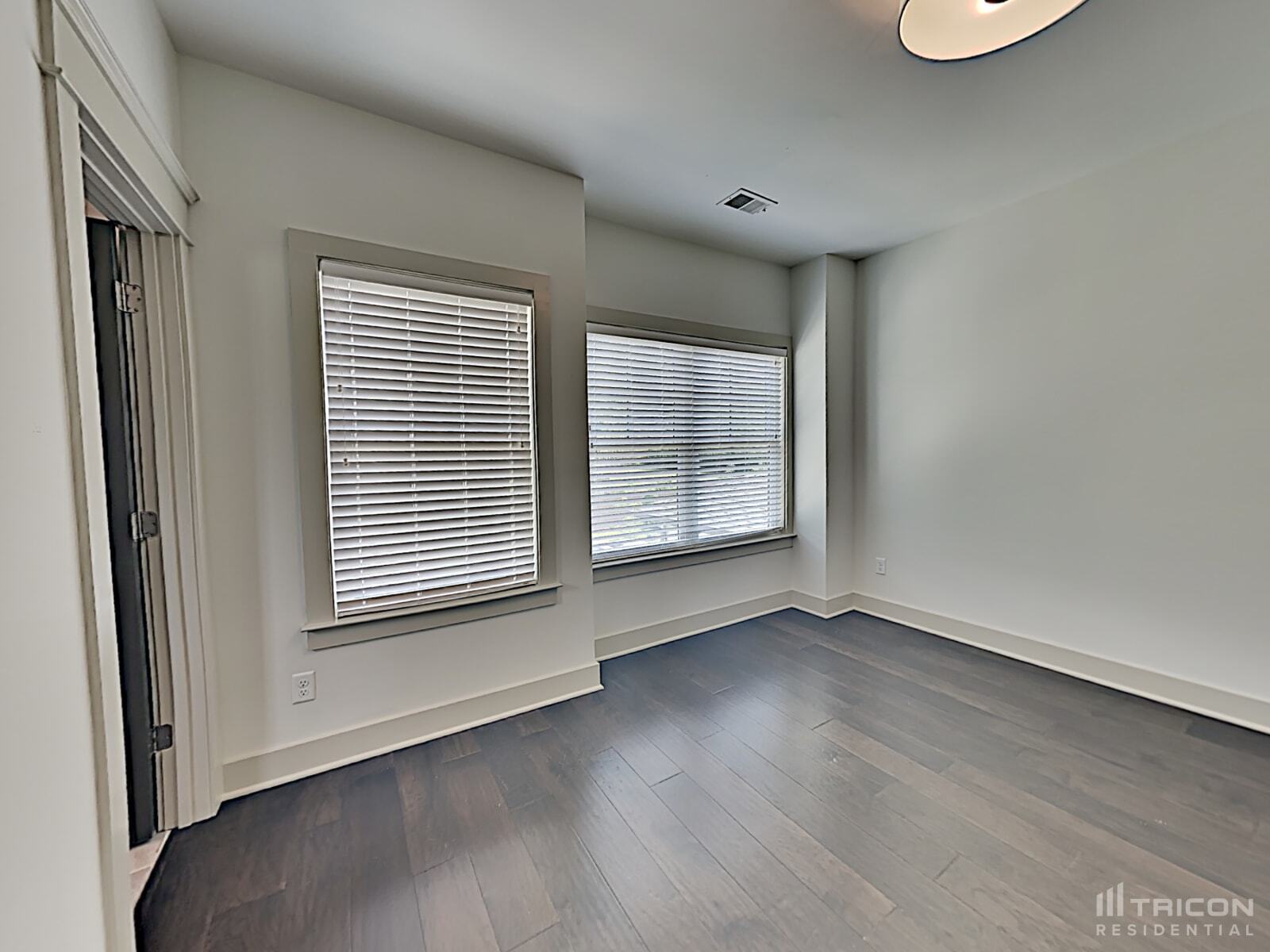 Building Photo - 1234 Hillwood Private Cove