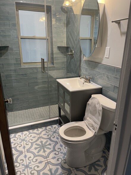 Bathroom 2 - 723 Dobson St
