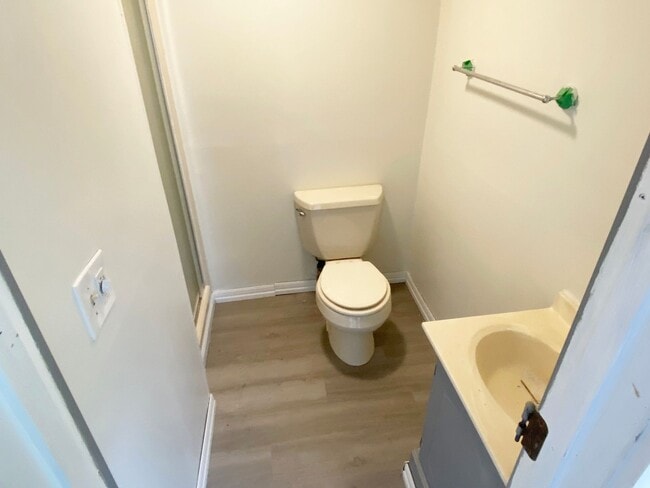 Building Photo - 2 BR Ranch Style Home with 1-Car Detached Garage