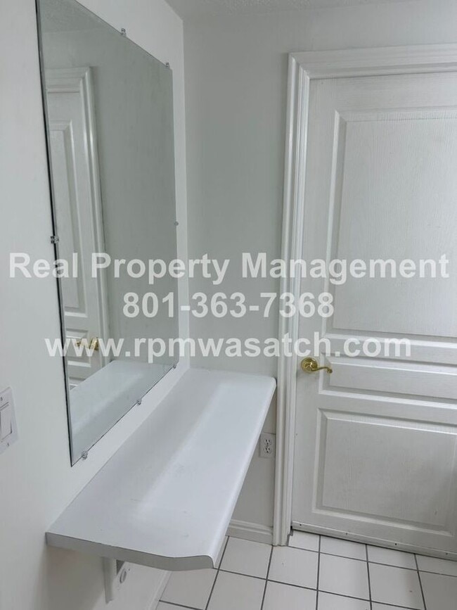 Building Photo - 13982 S Hawberry Rd