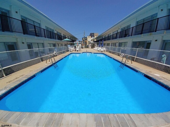 Building Photo - 3501 Boardwalk