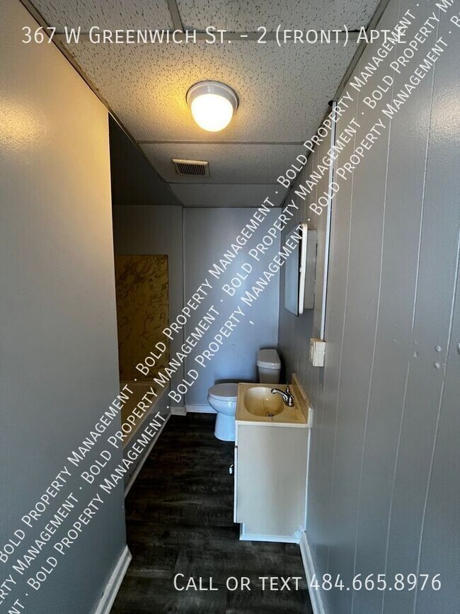 Building Photo - 367 W Greenwich St