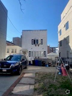 Building Photo - 162 Bay 49th St