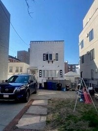 Building Photo - 162 Bay 49th St