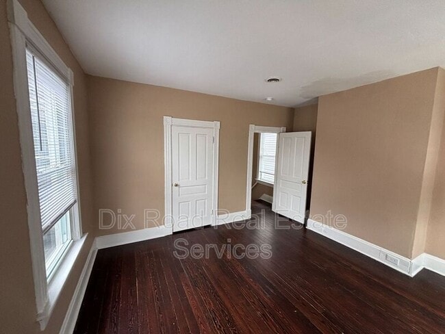 Building Photo - 1310 Shuler Ave