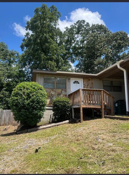 Primary Photo - 405 Westcliff Cir