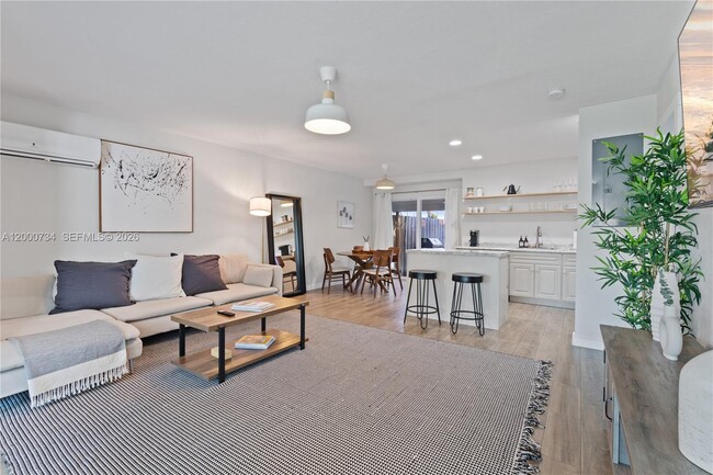 Building Photo - 300 SW 23rd St