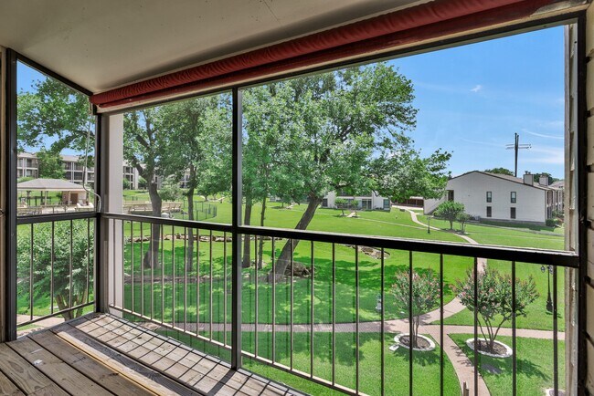 Building Photo - 205G Lakeview Terrace