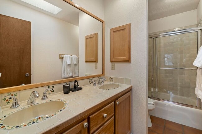 Building Photo - 303 Calle Loma Norte