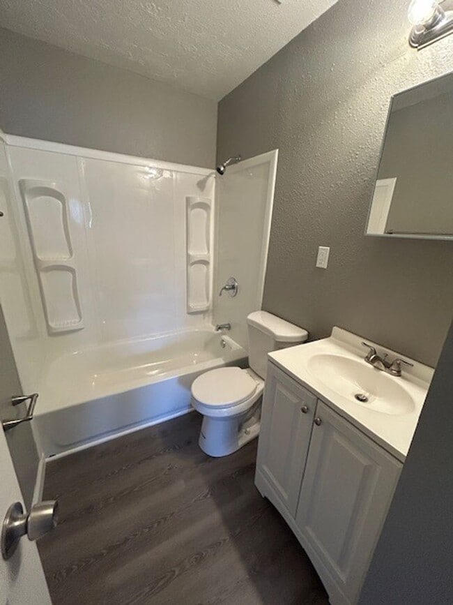 Building Photo - Beautiful 3bd/1bath