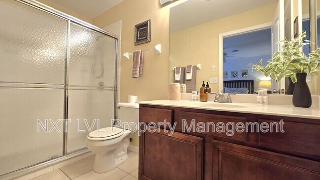 Building Photo - 3105 Van Buren Pkwy