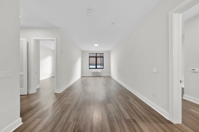 Building Photo - 121 34th St