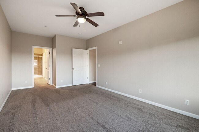 Building Photo - 9359 Las Ramblas Ct