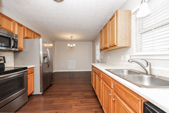 Building Photo - 1137 Silverado Way