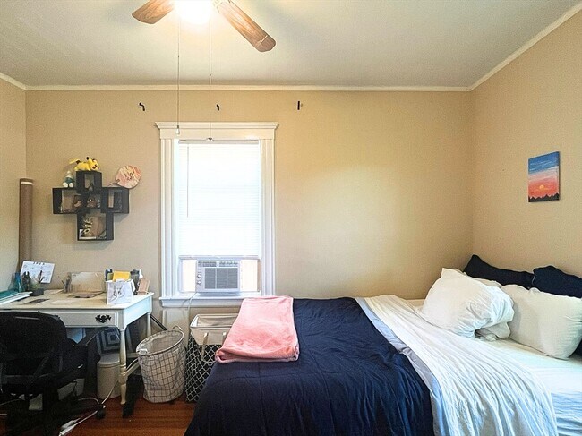 Building Photo - 3907 Washington St