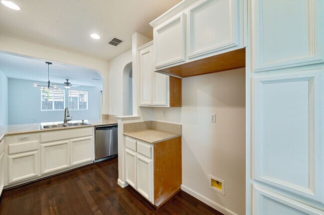 Building Photo - 2815 Tourbrook Way