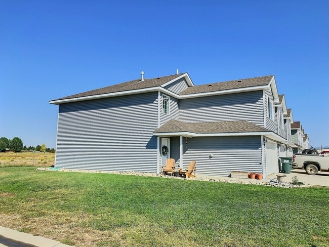 Building Photo - 390 Colter Loop
