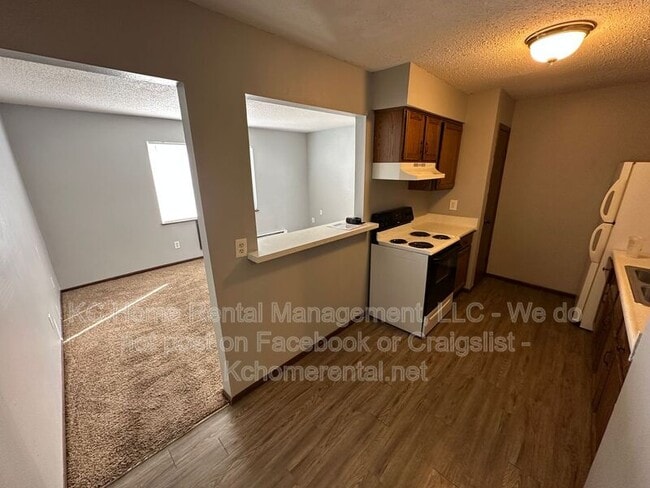 Building Photo - 561 N Somerset Terrace