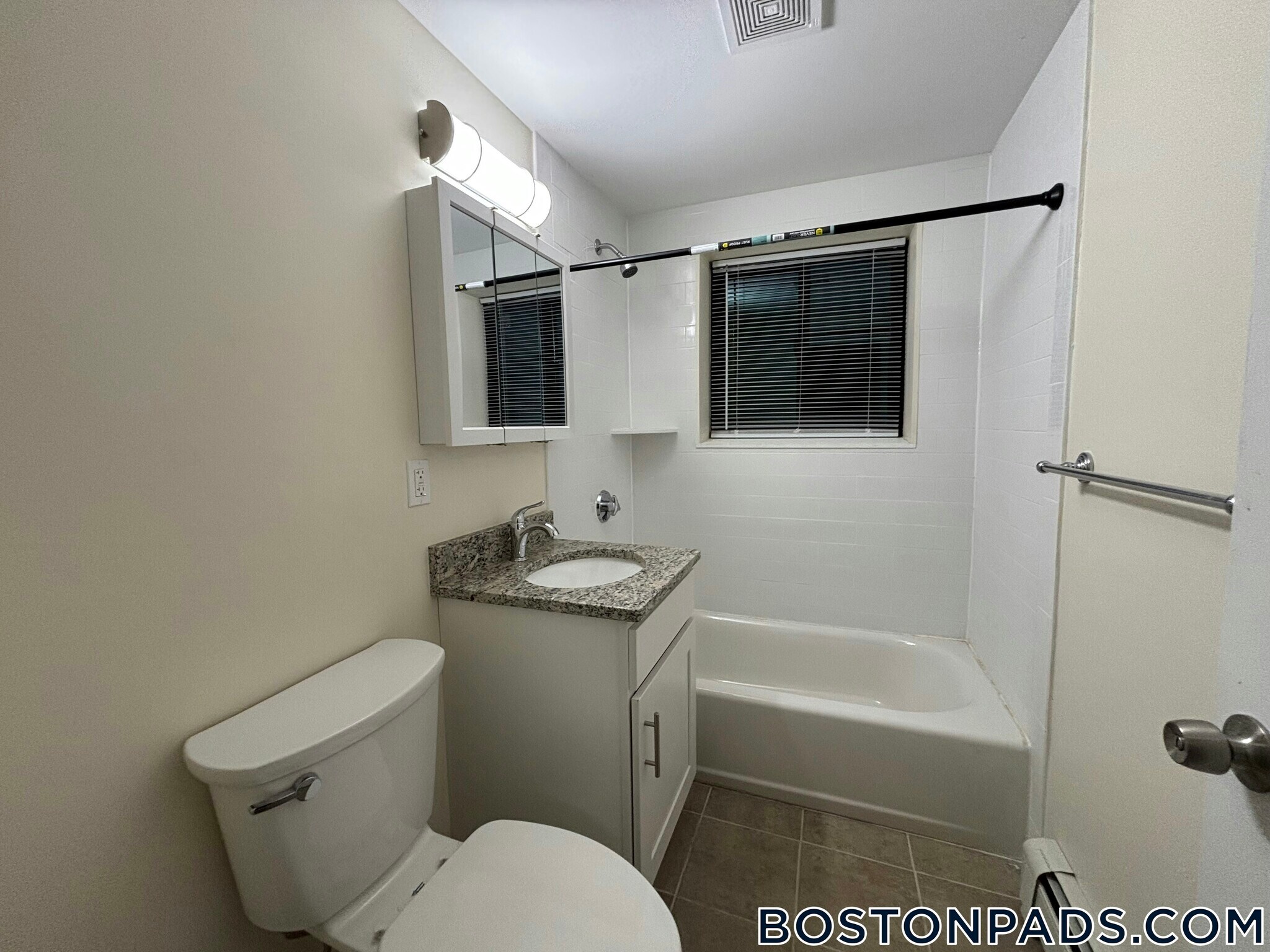 Building Photo - 15 Chester St