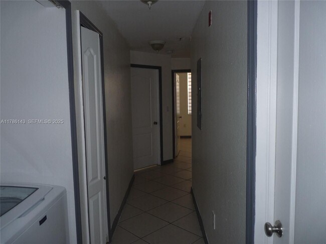 Building Photo - 8980 W Flagler St