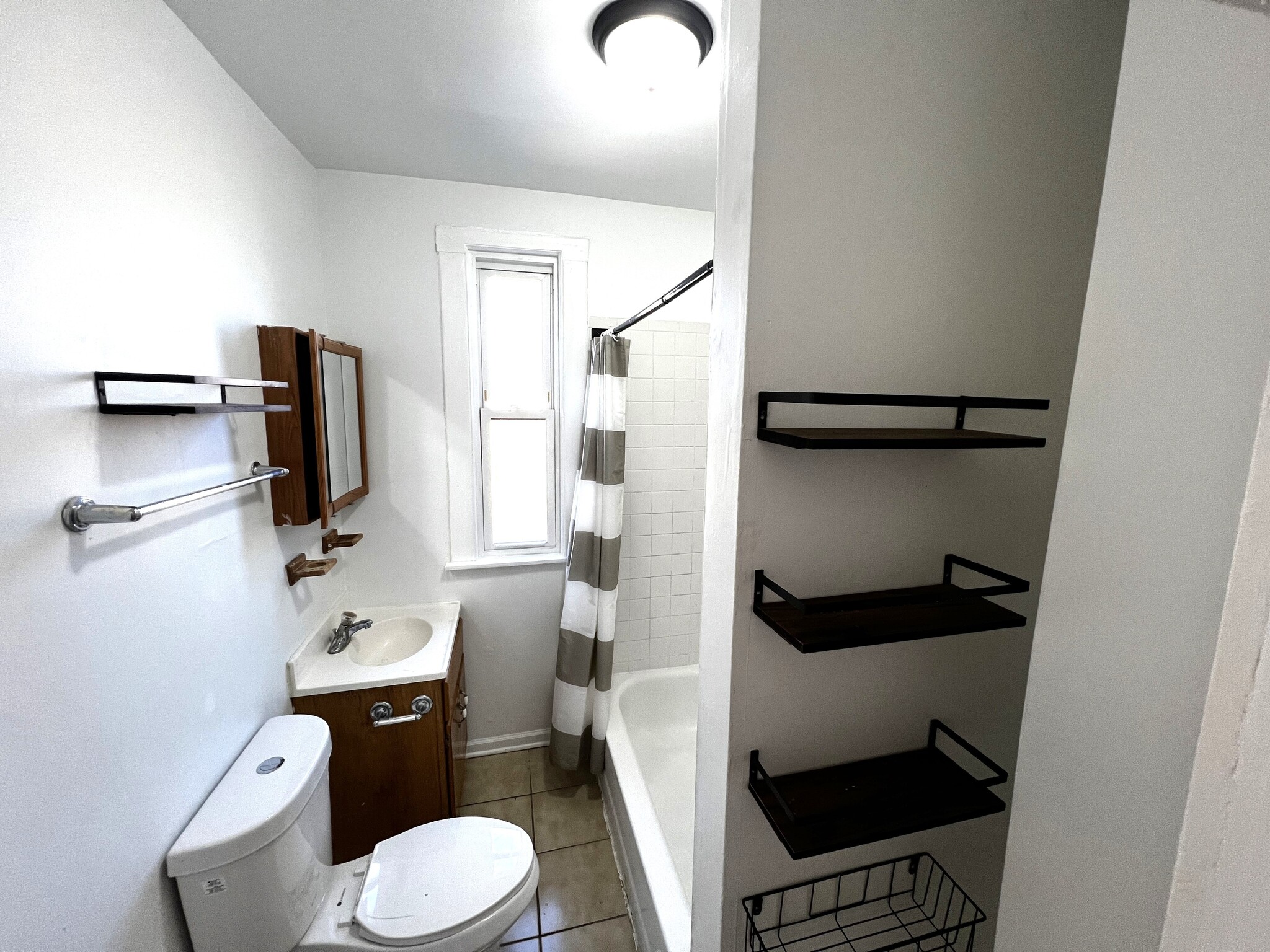 Building Photo - 9613 S Ave N