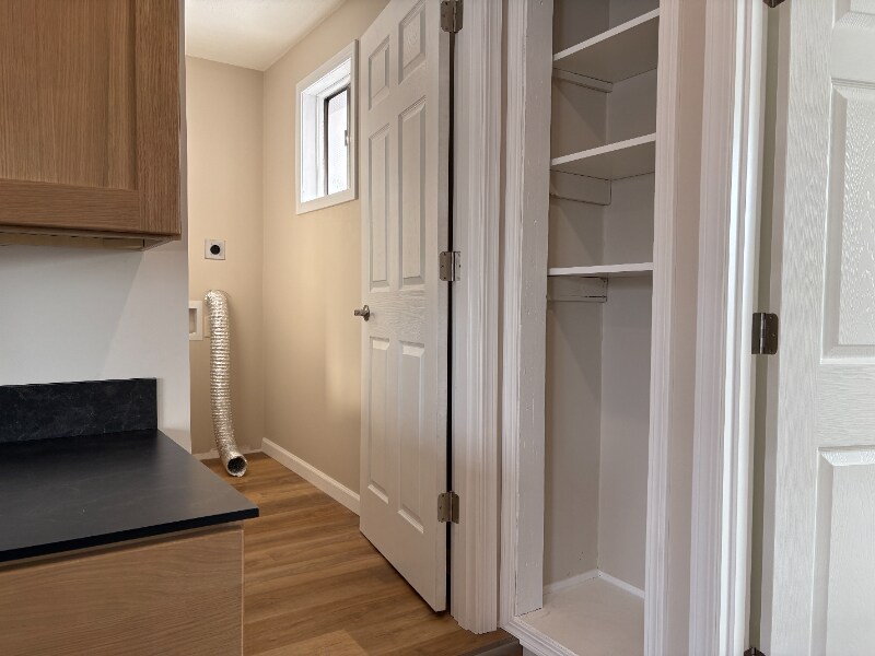 Building Photo - 10 W Park St