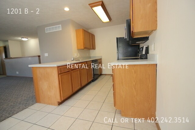 Building Photo - 1201 B-2