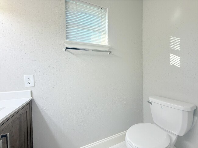 Building Photo - 12715 Middlesbrough Ln