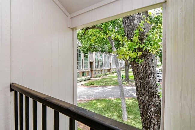 Building Photo - 12633 Memorial Dr