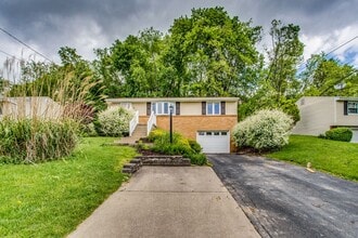 Building Photo - AVAILABLE MID-SEPTEMBER! Gorgeous 3-bedroo...