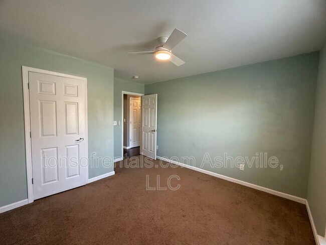 Building Photo - 210 Mud Creek Rd