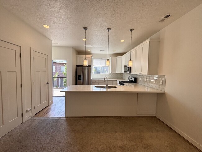 Building Photo - 3883 Komenda Ct
