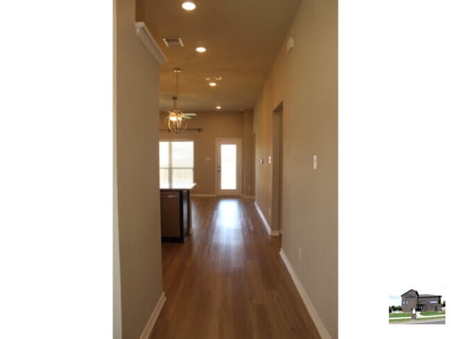 Building Photo - 6403 Hercules Ave