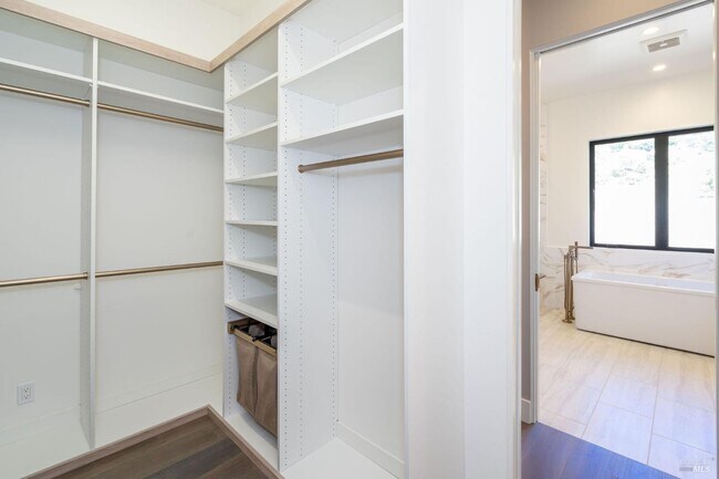 Building Photo - 3842 Horizon View Way