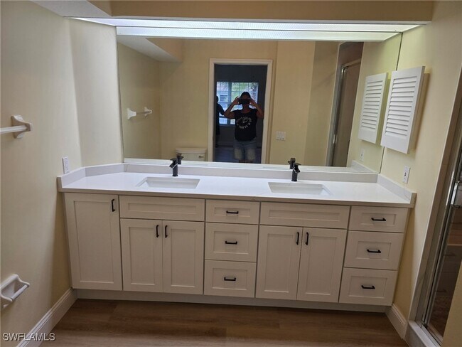 Building Photo - 6918 Satinleaf Rd N