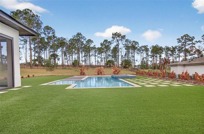Building Photo - 16130 Pendio Dr