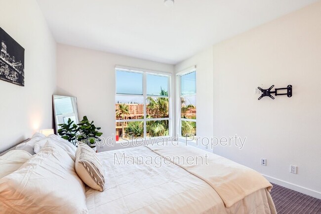 Building Photo - 9608 Nova Pl