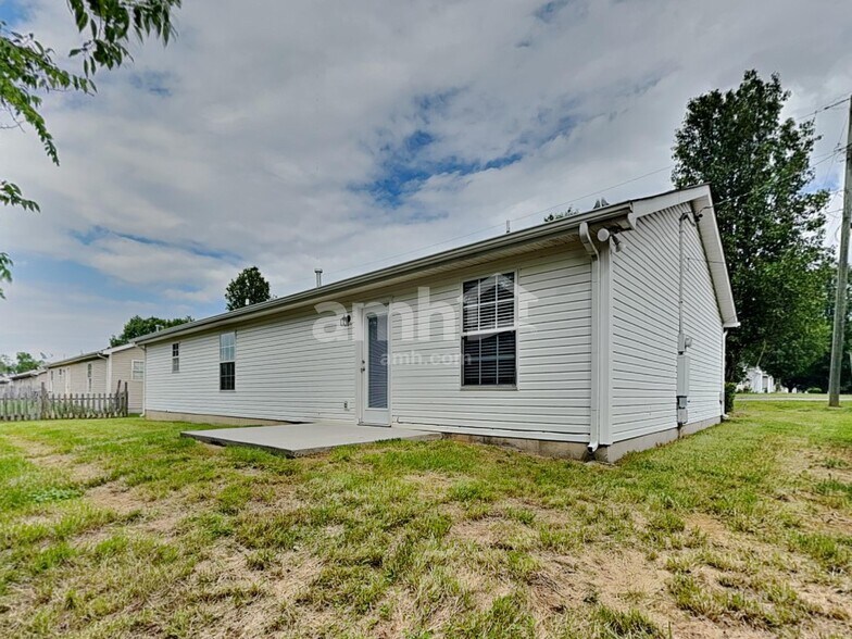 Building Photo - 7809 Bill Keaton Dr