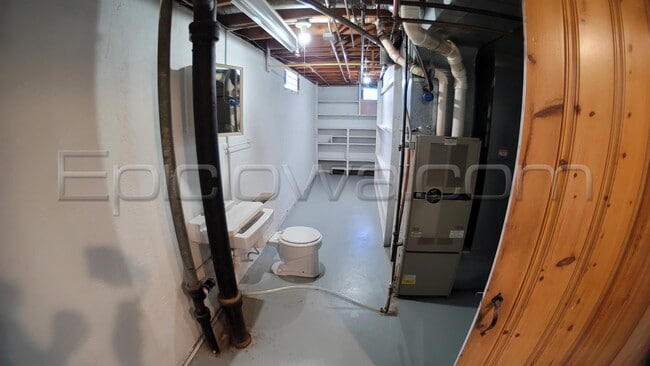 Building Photo - 214 24th St NW