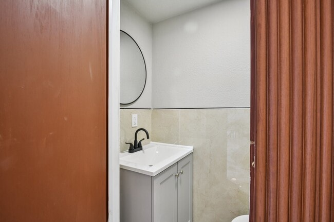 Building Photo - 15642 Pagehurst Dr